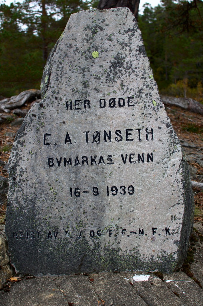Minnesteinen over Ernst Andreas Tønseth